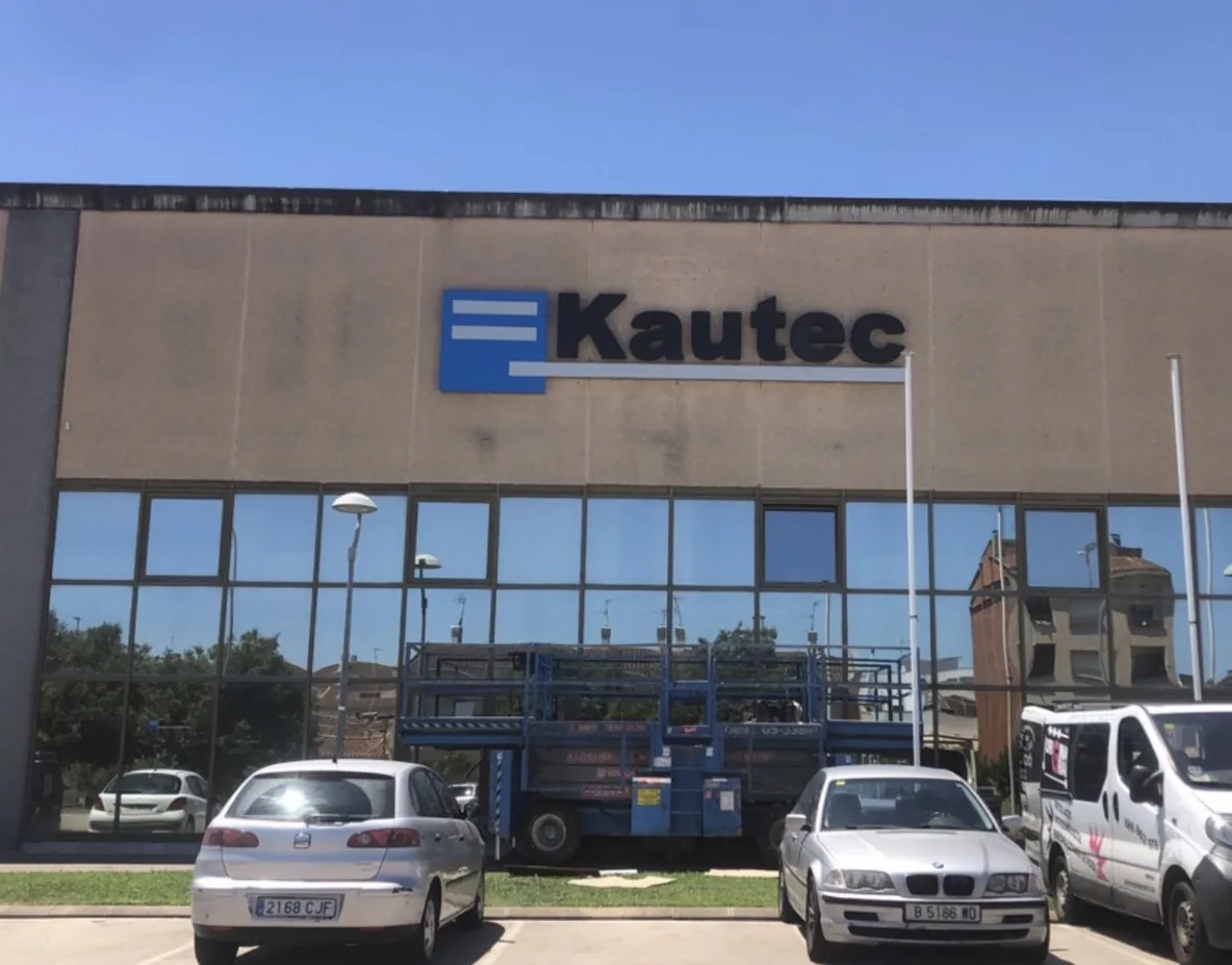 Rètol de façana — Kautec